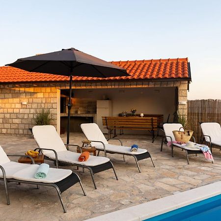 Villa Source With Private Pool Pridvorje ภายนอก รูปภาพ