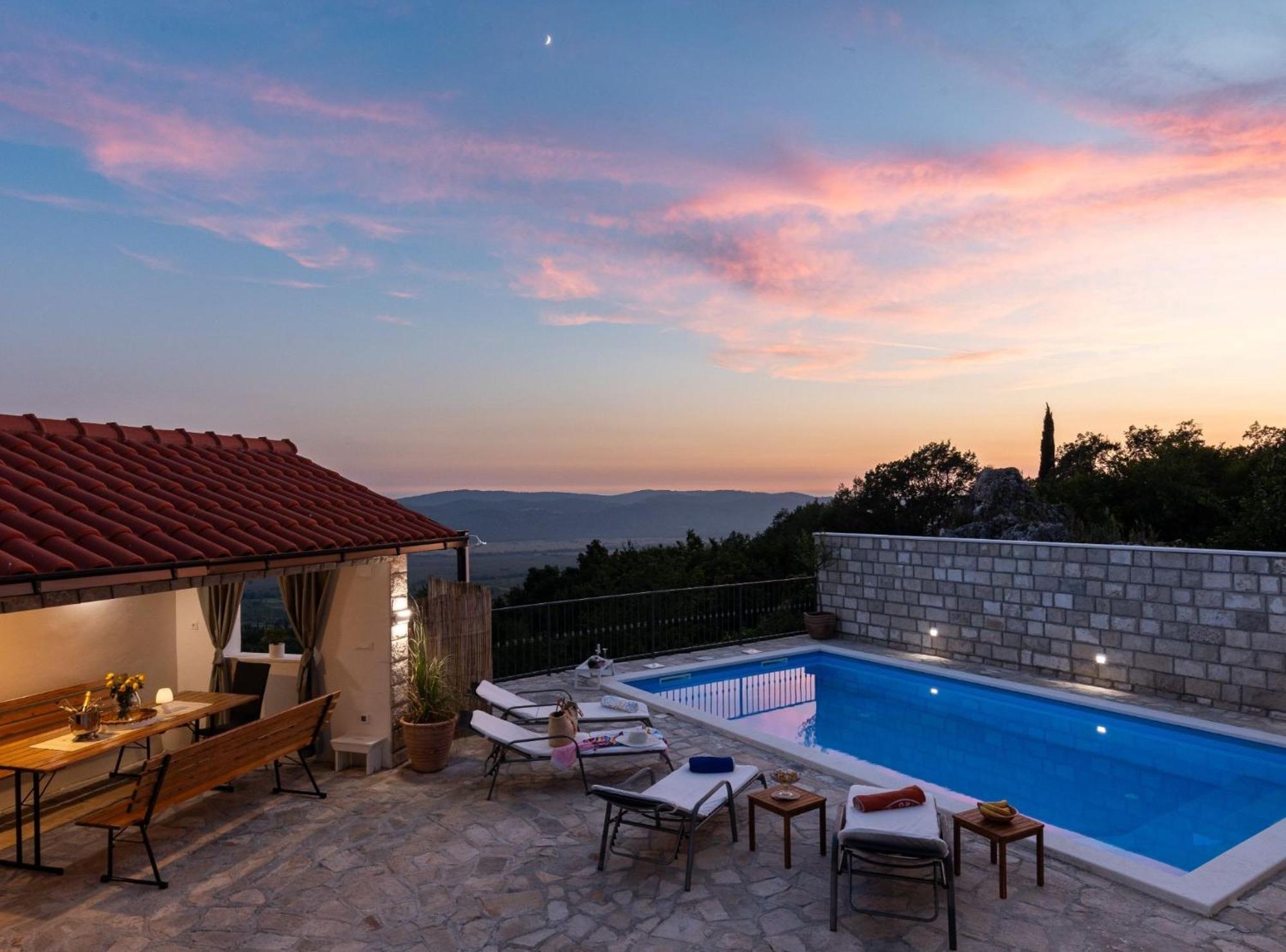 Villa Source With Private Pool Pridvorje ภายนอก รูปภาพ
