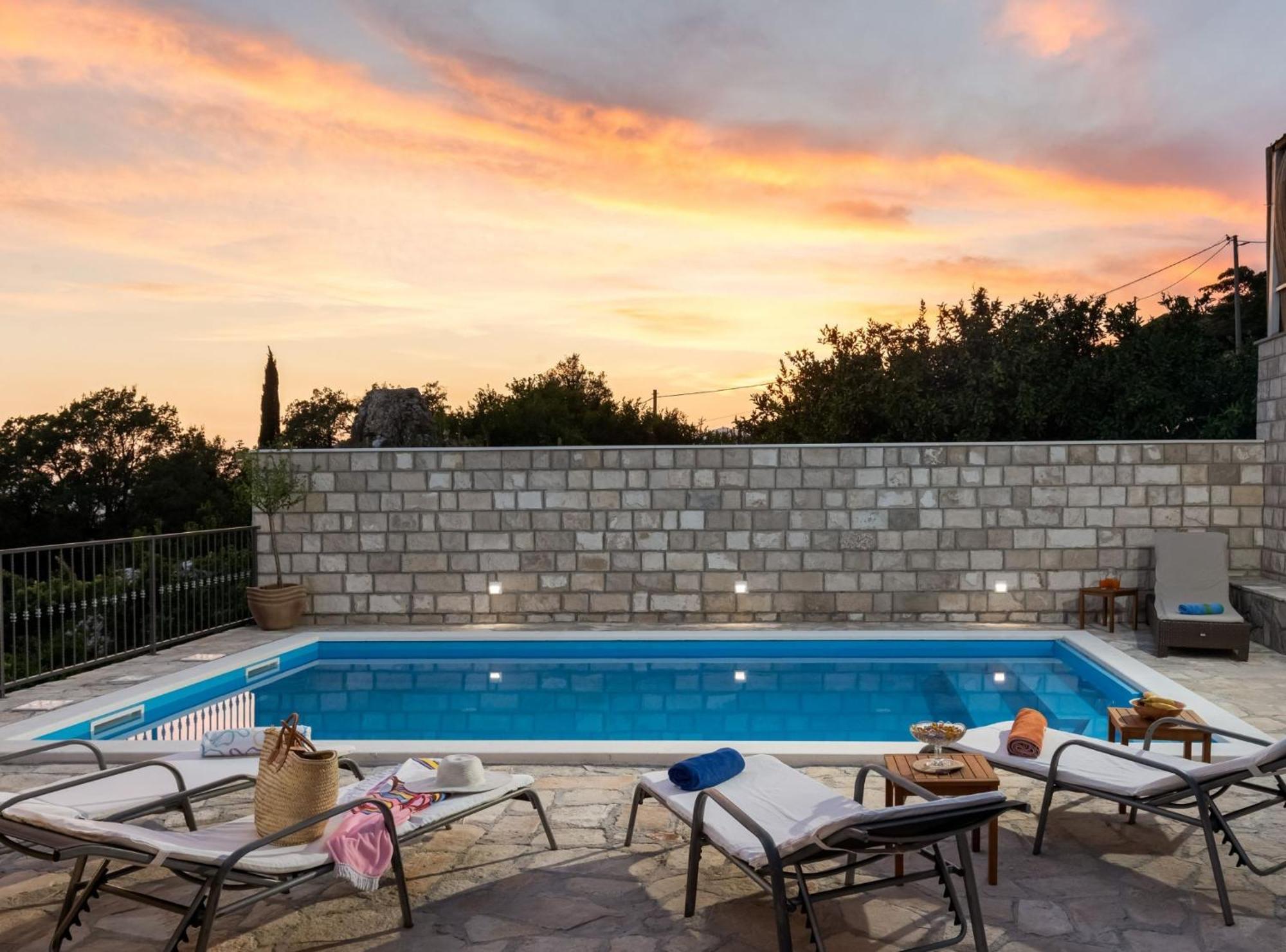Villa Source With Private Pool Pridvorje ภายนอก รูปภาพ